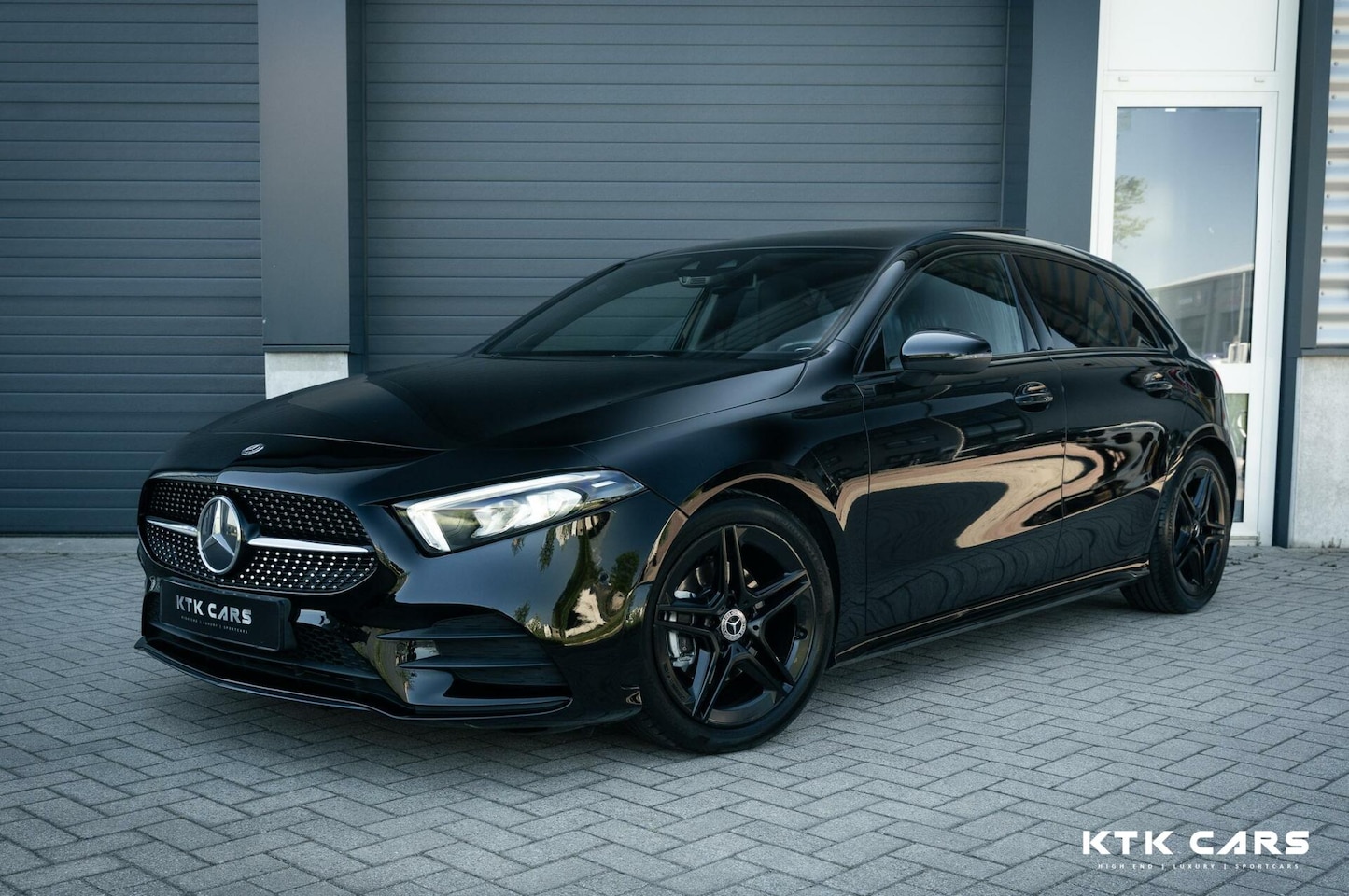 Mercedes-Benz A-klasse - 180 AMG Ambient light | Pano | Camera - AutoWereld.nl