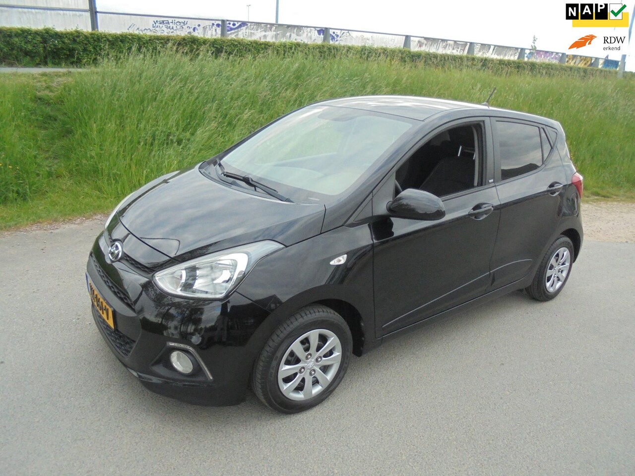 Hyundai i10 - Hyundai i10 1.0 benzine airco ecc navigatie - AutoWereld.nl