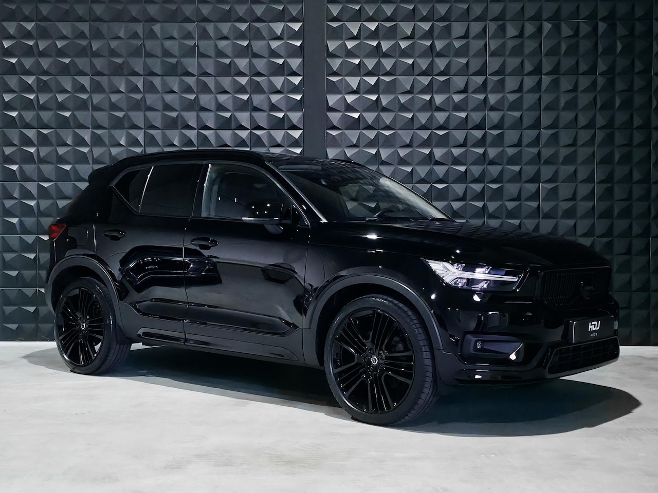Volvo XC40 - 1.5 T5 Recharge | All black | Pano | Leer | BLIS | 21" | Memory | - AutoWereld.nl