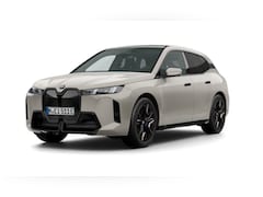 BMW iX - xDrive45 101 kWh Innovation Pack | Comfort Pack | Trekhaak | Panoramadak |