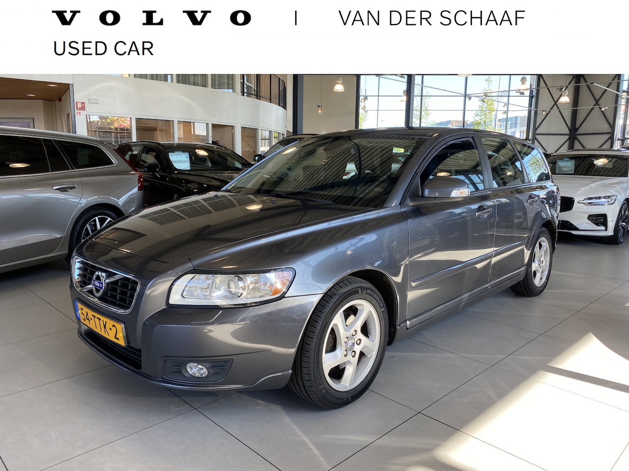 Volvo V50 - 2.0 146pk Limited Edition / 2e Eigenaar / Vier nieuwe banden! / Dealeronderhouden / Ledere - AutoWereld.nl