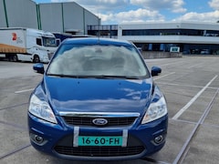 Ford Focus Wagon - 1.6-16V Trend