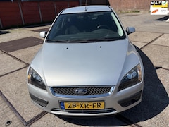 Ford Focus - 1.6-16V Futura