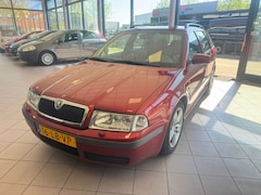 Skoda Octavia Combi - 2.0 Elegance PDC LMV CLIMATE APK 12-25 BJ 2002