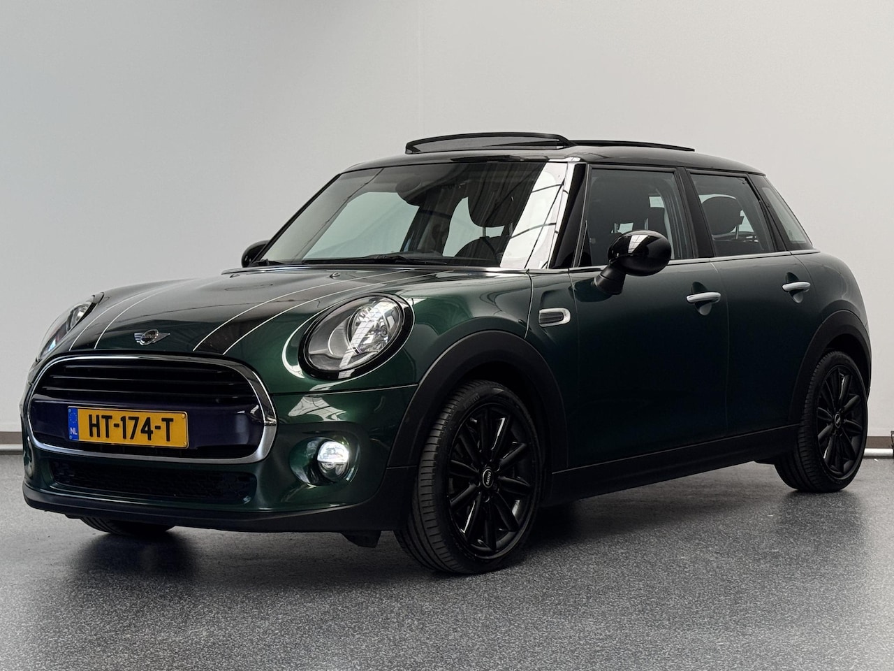 MINI Cooper - Mini 1.5 Business | Schuifdak | Carplay | NL Auto - AutoWereld.nl