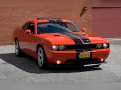 Dodge Challenger - SRT8 6.1L 432PK V8 2010 HANDGESCHAKELD