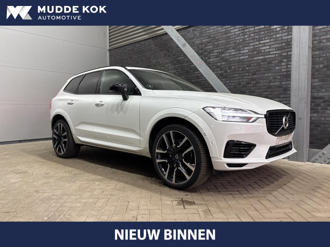 Volvo XC60 - T8 Twin Engine R-Design | Luchtvering | Bowers&Wilkins | Massage+Ventilatie | 22 Inch | He - AutoWereld.nl