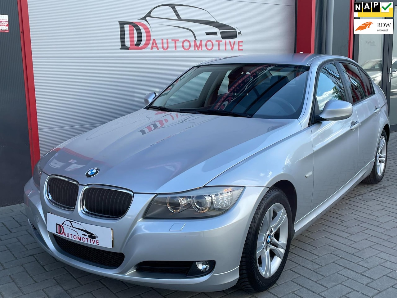 BMW 3-serie - 318i Business Line AUT/XENON/NAVI/PDC/CRUISE/CLIMA - AutoWereld.nl