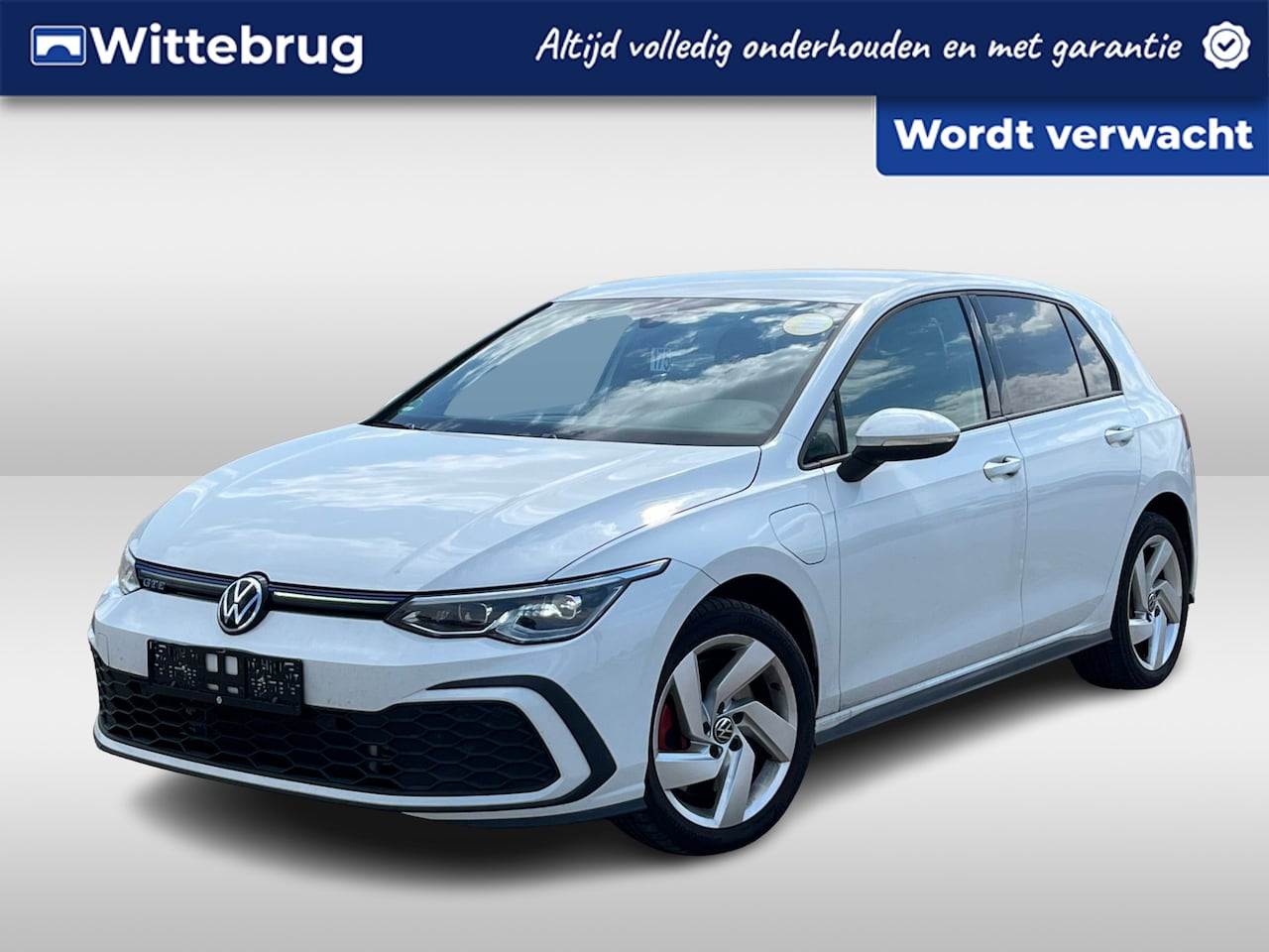 Volkswagen Golf - 1.4 eHybrid 245PK DSG GTE / App-Connect / Getint Glas / Parkeersensoren / Stoel & Stuurwie - AutoWereld.nl