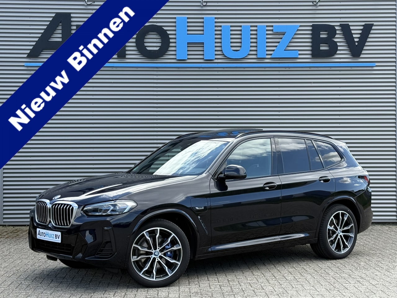 BMW X3 - xDrive30e High Executive M Sport Laser Licht Panoramadak Trekhaak 20 Inch Lederen Interieu - AutoWereld.nl