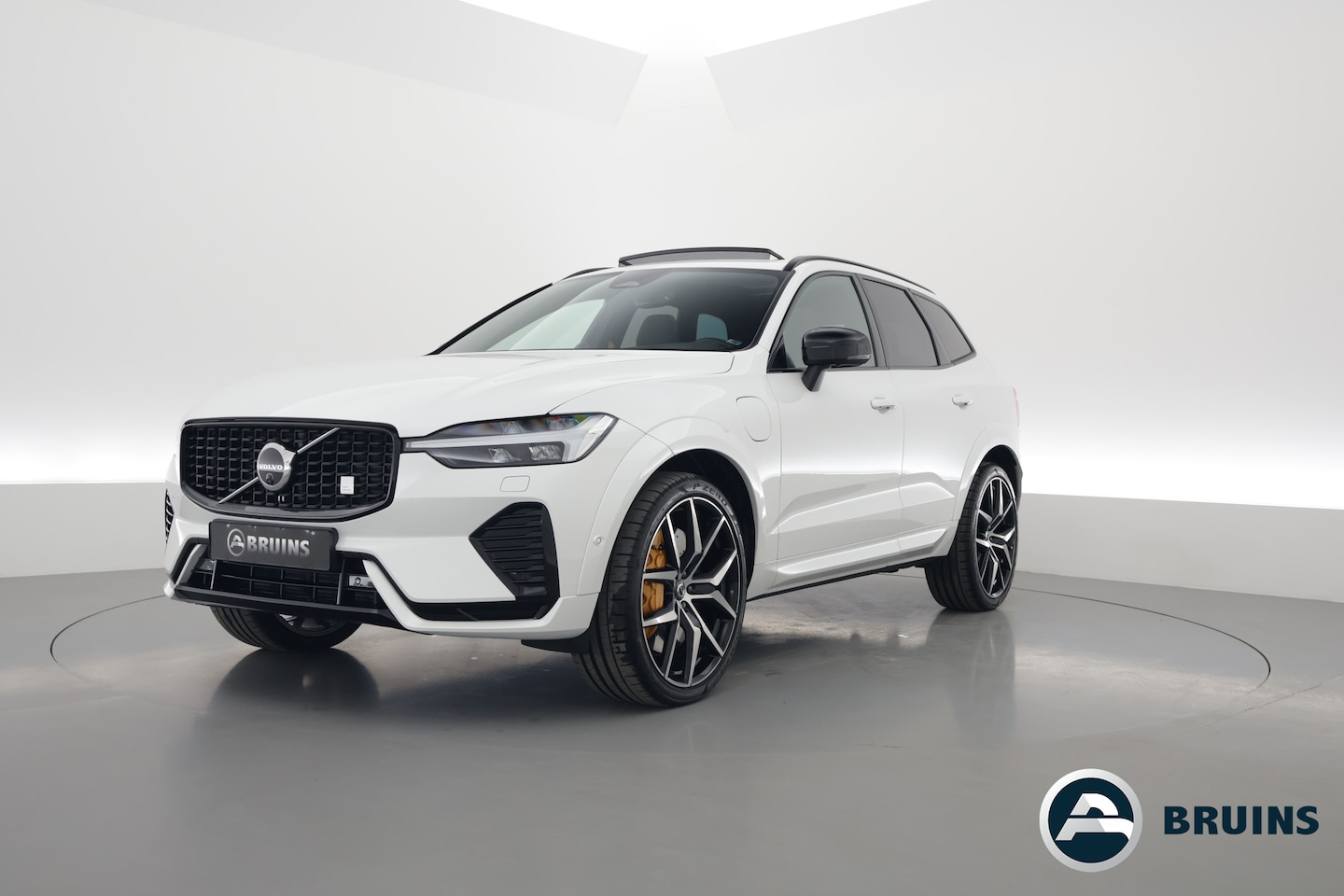 Volvo XC60 - 2.0 T8 AWD Polestar Engineered | Full Option | Bowers & Wilkins | 22'' | Trekhaak | Öhlins - AutoWereld.nl