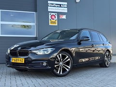 BMW 3-serie Touring - 318d 150pk Automaat Sport Line | Navi Prof. | LED | Climate | Cruise | Sportstoelen | Spor
