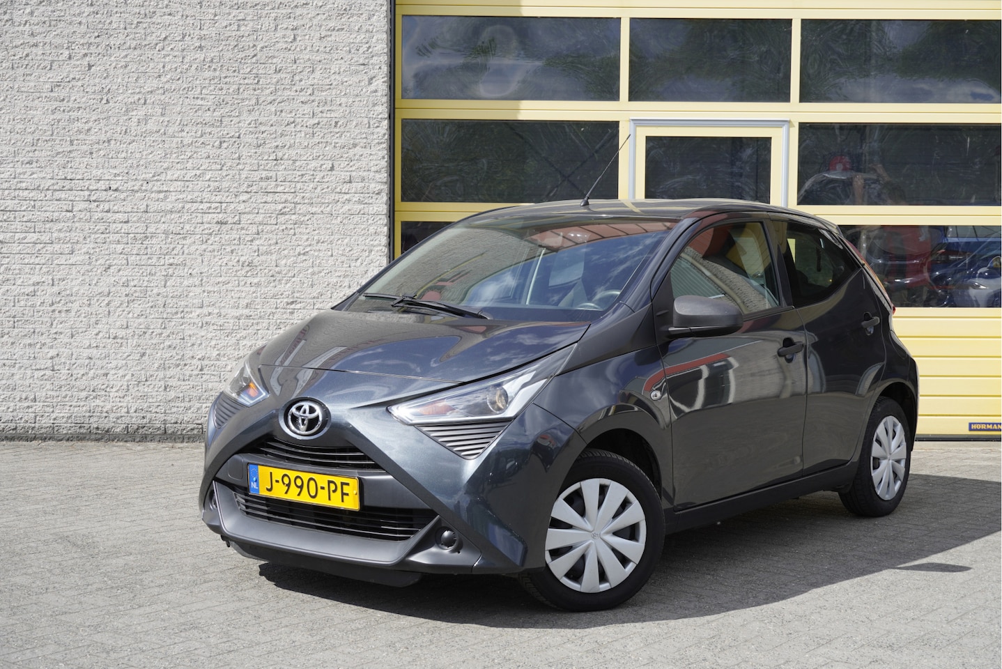 Toyota Aygo - 1.0 VVT-i X-Fun BJ2020 Led | Audio | Airco | Stuurbekrachtiging | Getint glas - AutoWereld.nl