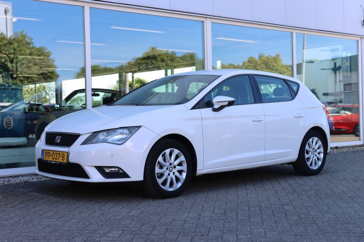 Seat Leon - 2.0 TDI Style 2.0 TDI Style - AutoWereld.nl