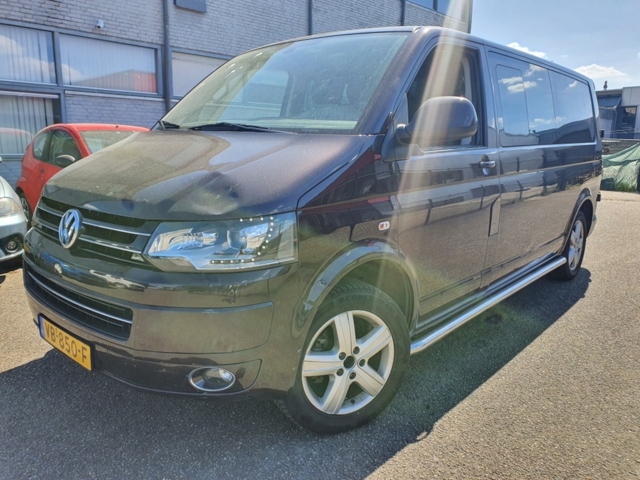 Volkswagen Transporter - 2.0 TDI L2H1 Com. |DSG|DUB.CAB.|AIRCO|NAVI|XENON|2013 - AutoWereld.nl