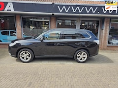 Mitsubishi Outlander - 2.0 Instyle 7 Persoons Volleder interieur