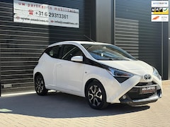 Toyota Aygo - | 53.160 km | Apple CarPlay | Camera | Airco | Cruise Control | Efficiënt, stijlvol en rij