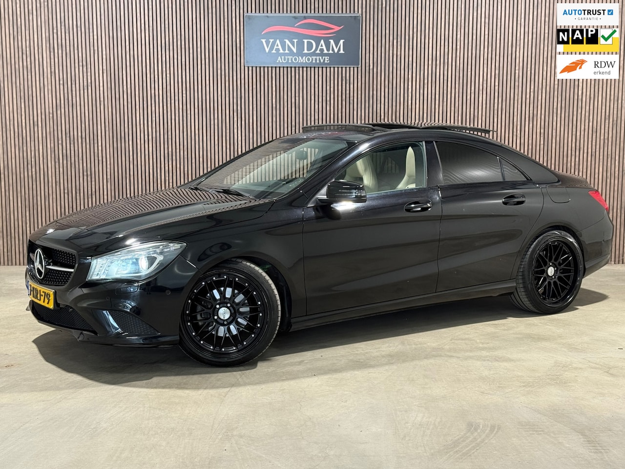 Mercedes-Benz CLA-Klasse - 200 Ambition 2013 NAP PANO LEDER CRUISE LED - AutoWereld.nl