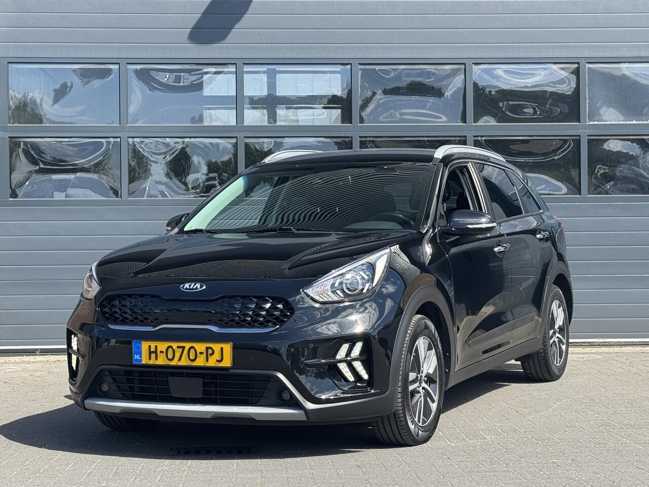 Kia Niro - 1.6 GDI HYBRID DYNAMICLINE I ADAPTIVE CRUISE CONTROL I APPLE CARPLAY I ACHTERUITRIJCAMERA - AutoWereld.nl