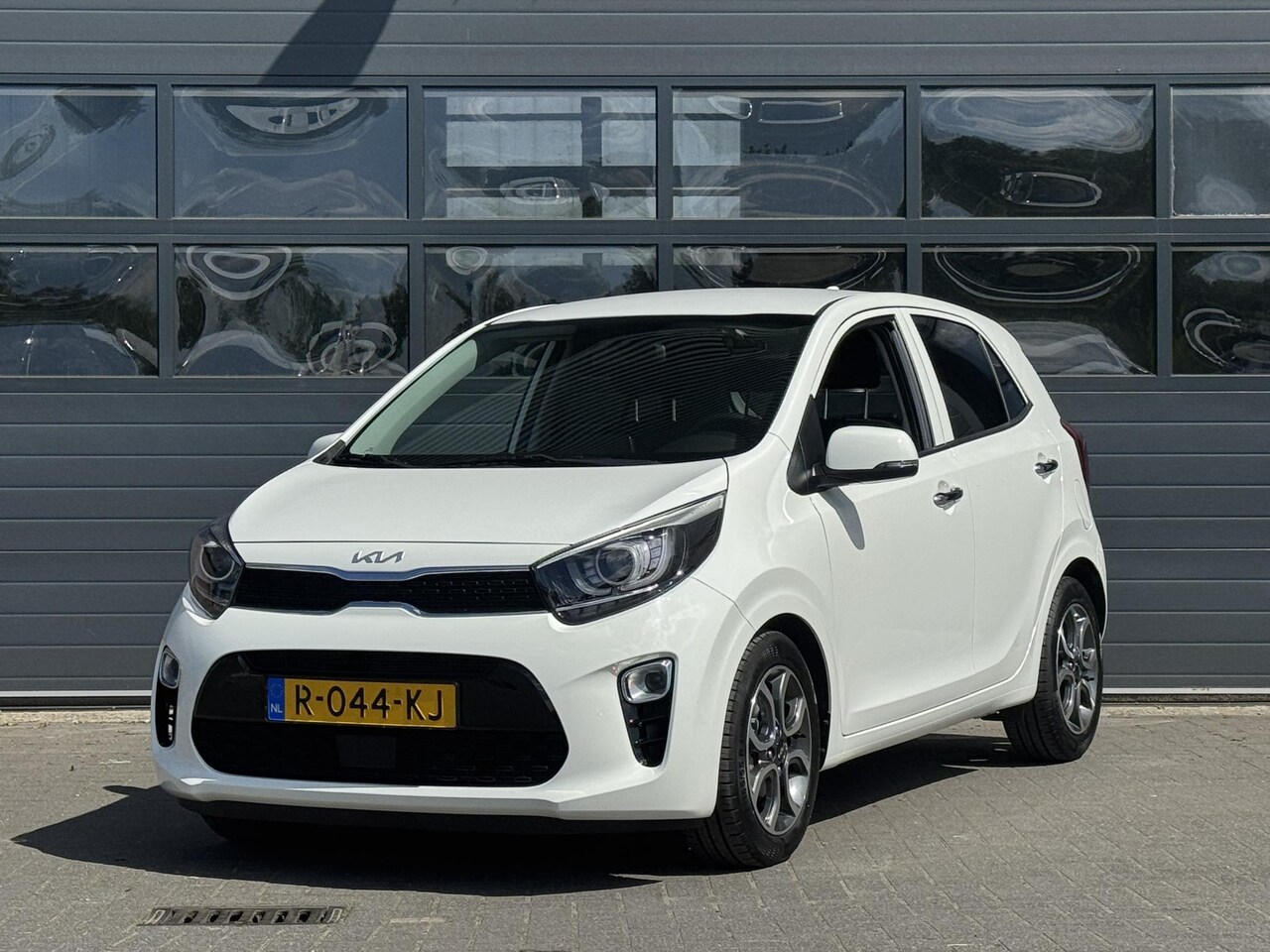 Kia Picanto - 1.0 DPI DYNAMICPLUSLINE I APPLE CARPLAY I NAVIGATIE I CRUISE CONTROL I CAMERA - AutoWereld.nl