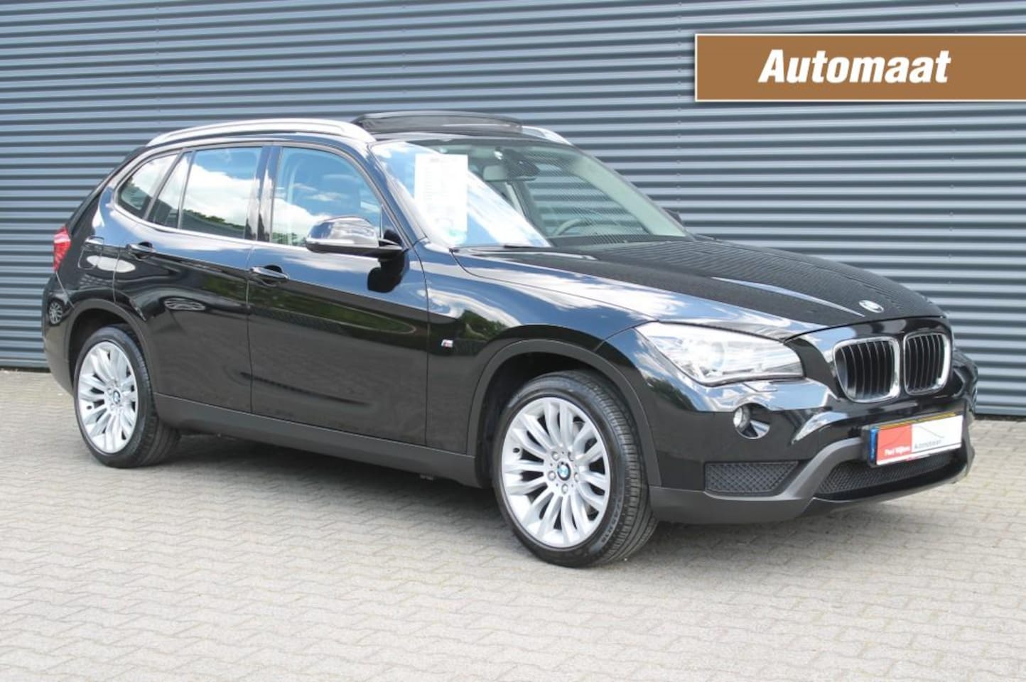 BMW X1 - sDrive 2.0i Upgrade Edition AUTOMAAT-PANORAMADAK - AutoWereld.nl