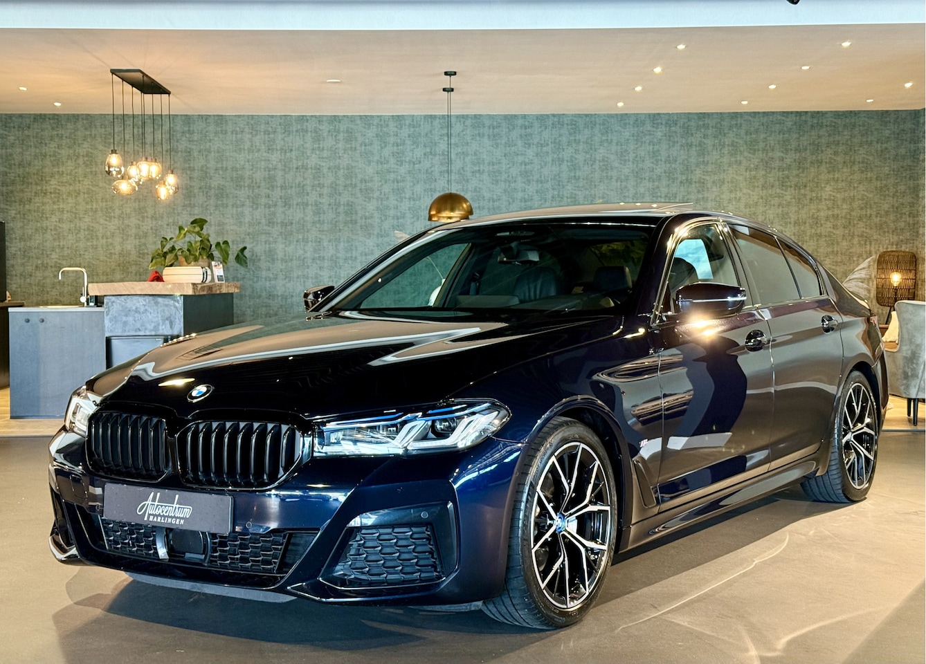 BMW 5-serie - 520i M-Sportpakket I Nappa Leder I Head-Up - AutoWereld.nl