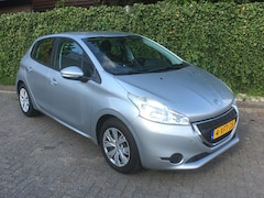 Peugeot 208 - 1.2 VTi Active carplay, 85 pk, Nieuwe apk bij aflevering