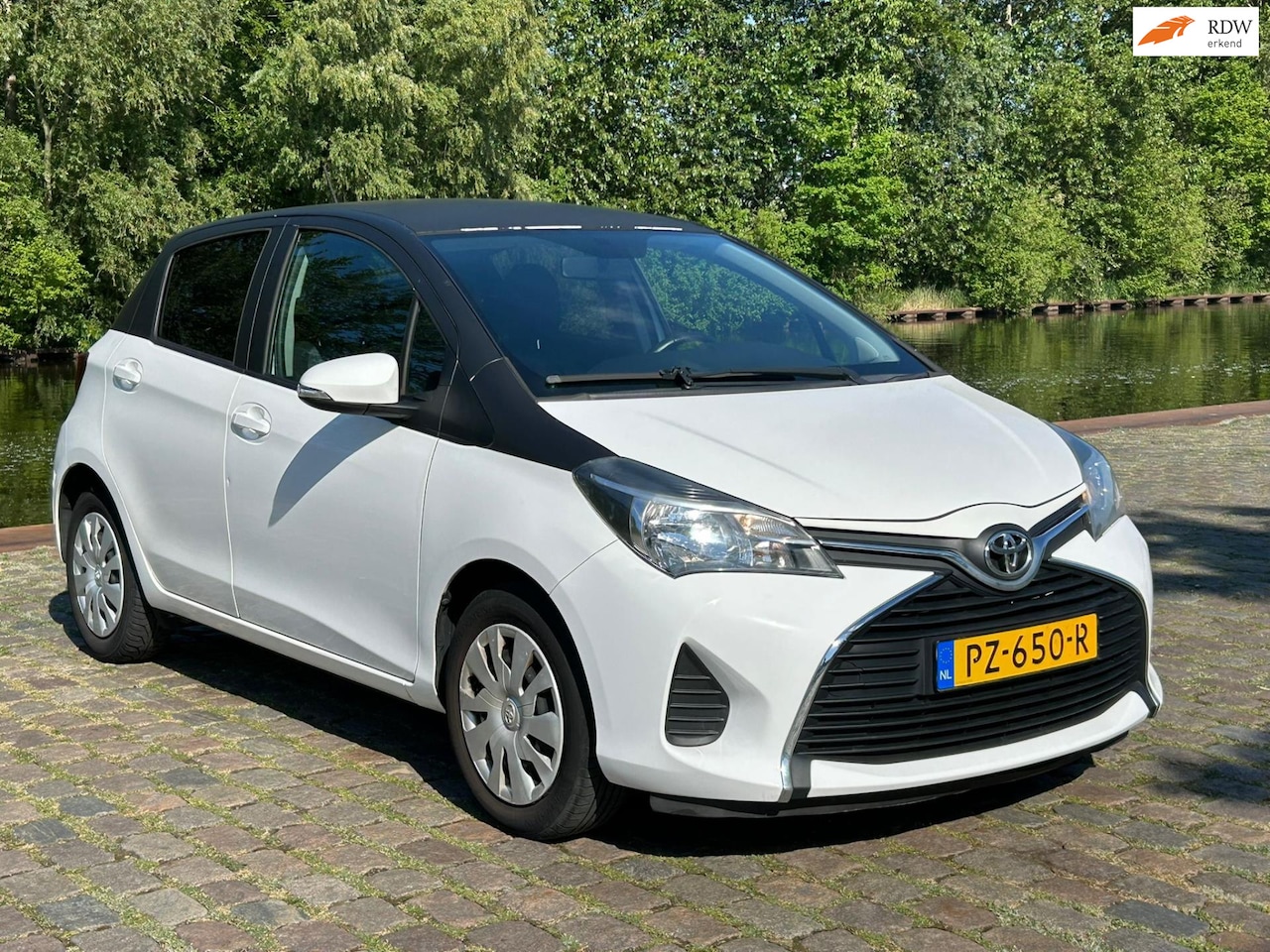 Toyota Yaris - 1.0 VVT-i Now 1e eigenaar dealer onderhouden zeer nette auto airco navigatie elektrische r - AutoWereld.nl