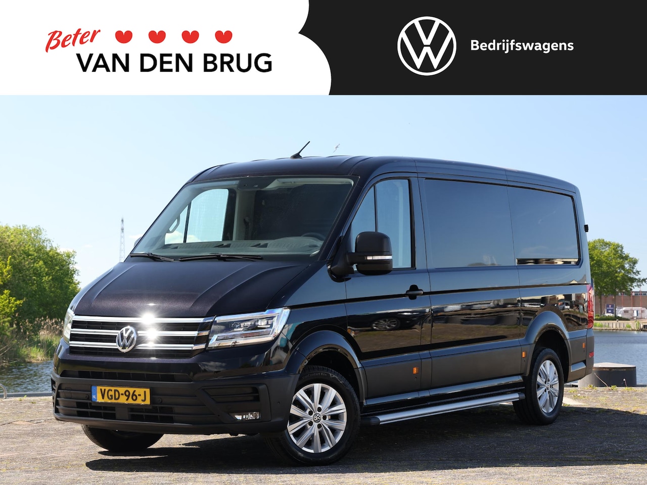 Volkswagen Crafter - 2.0 TDI 140 PK Automaat L3H2 Exclusive | LED | Navi | ACC | 17" Lichtmetalen Velgen | Side - AutoWereld.nl