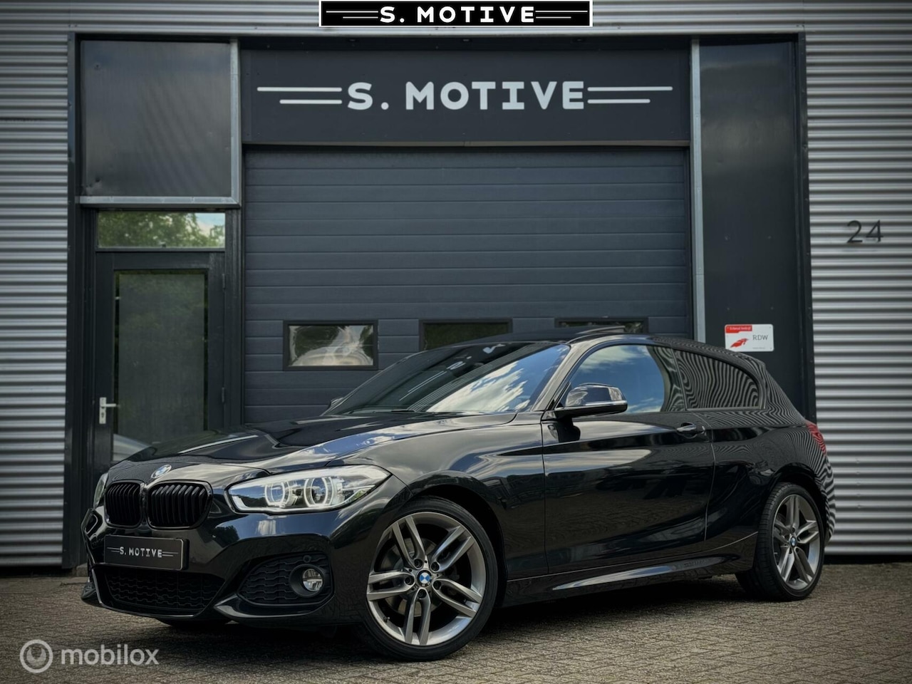 BMW 1-serie - 120i High Executive M-Sportpakket Full-Led - AutoWereld.nl