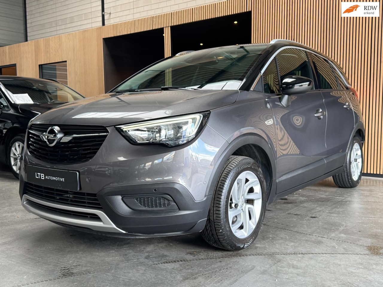 Opel Crossland X - 1.2 Turbo Innovation Automaat Camera|Carplay|Navi|Cruise - AutoWereld.nl