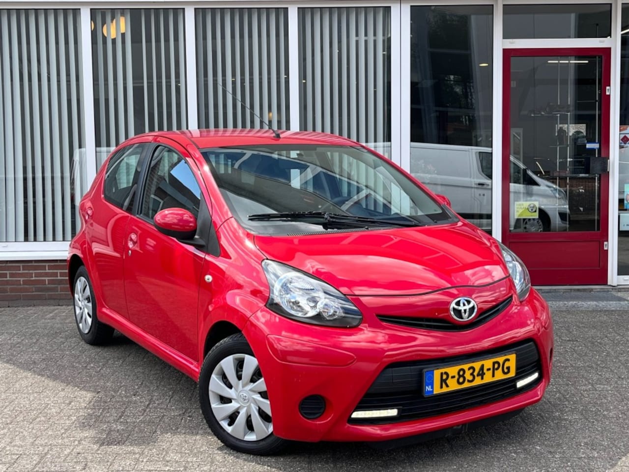 Toyota Aygo - 1.0 VVT-i Comfort 5 Deurs I Nieuwe APK I Airco I LED I Elektr. r - AutoWereld.nl