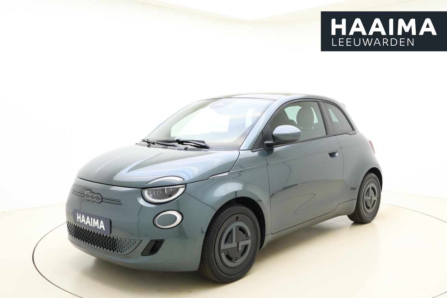 Fiat 500 - Giorgio Armani Edition 42 kWh | Lederen bekleding | Panoramadak | Keyless | Lichtmetalen v - AutoWereld.nl