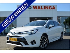 Toyota Avensis Touring Sports - 1.8 VVT-i Dynamic Keyless | a.Camera | Stoelverwarming | Navi | Cruise | Climate | DAB | T