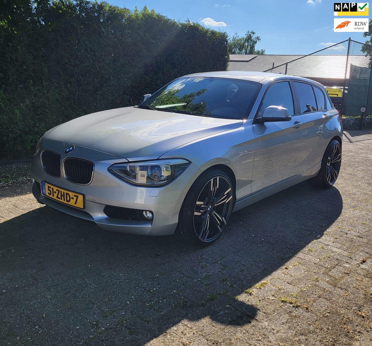 BMW 1-serie - 114i Upgrade Ed,Leder,Xenon,172NAP, Turbo kapot! - AutoWereld.nl