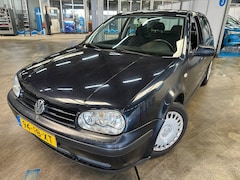 Volkswagen Golf - VAN 1e EIGENAAR MET NIEUWE DIST RIEM, AIRCO & JAAR APK