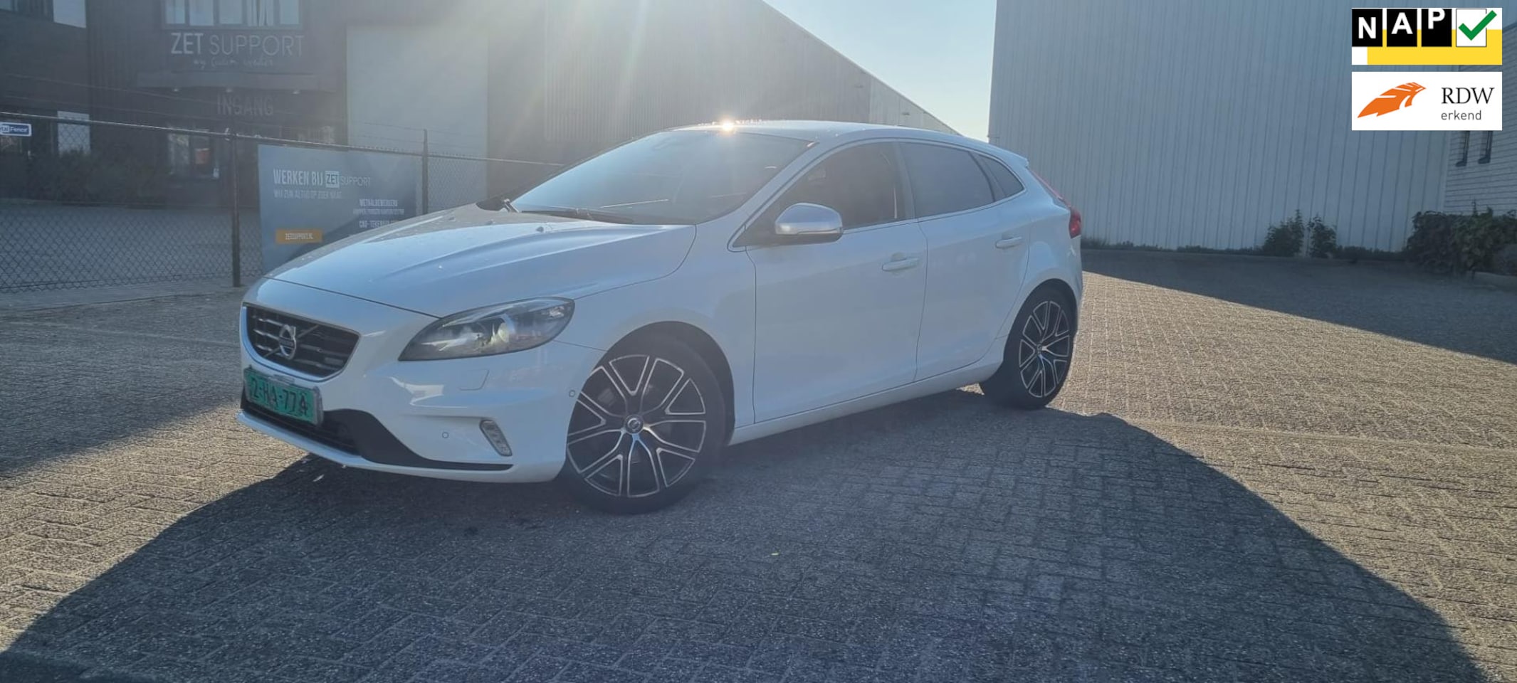 Volvo V40 - 1.6 D2 R-Design 1.6 D2 R-Design - AutoWereld.nl