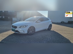 Volvo V40 - 1.6 D2 R-Design