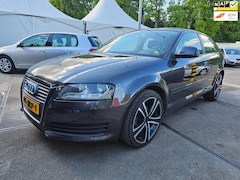 Audi A3 - 1.6 Attraction Pro Line Business