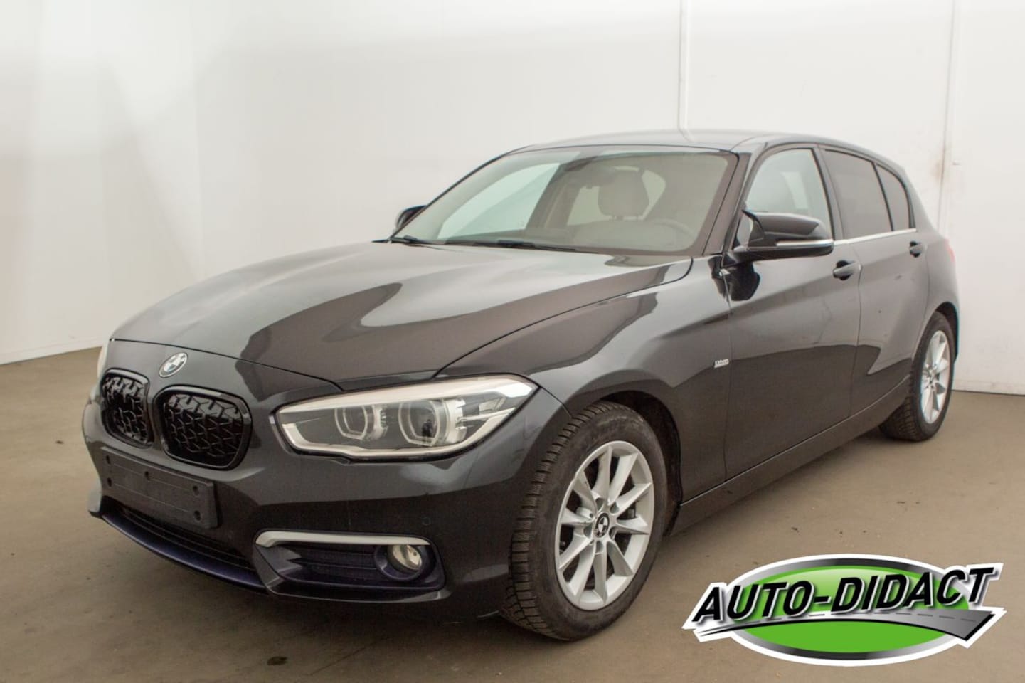 BMW 1-serie - 116D Navi - AutoWereld.nl