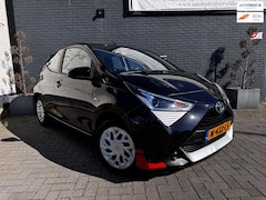 Toyota Aygo - 1.0 VVT-i x-play Camera CarPlay Inruil mogelijk