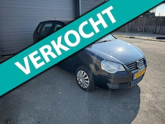 Volkswagen Polo - 1.4-16V Comfortline 5drs