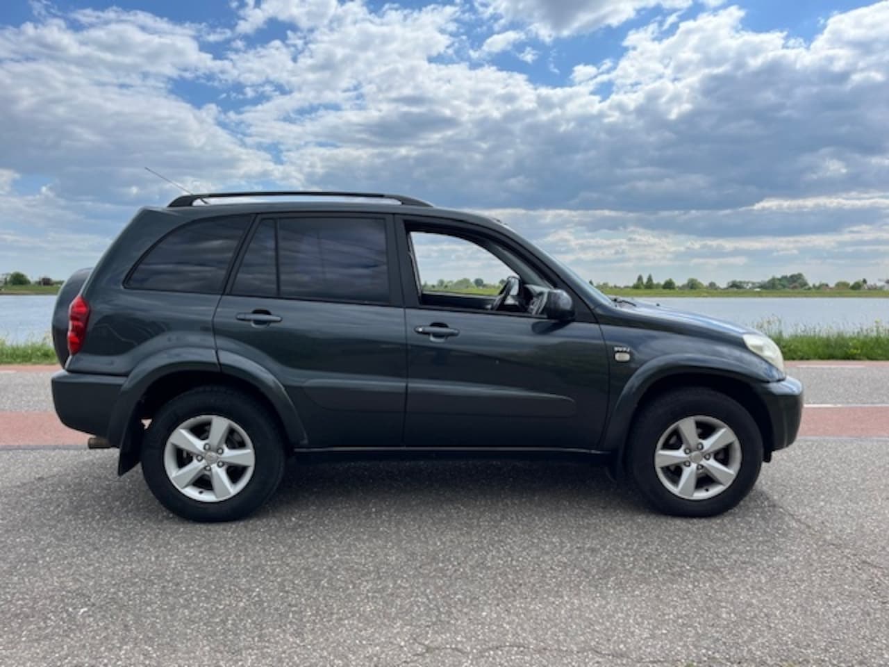 Toyota RAV4 - 1.8-16V 2005 Nwe Apk + grote beurt inruil mogelijk - AutoWereld.nl