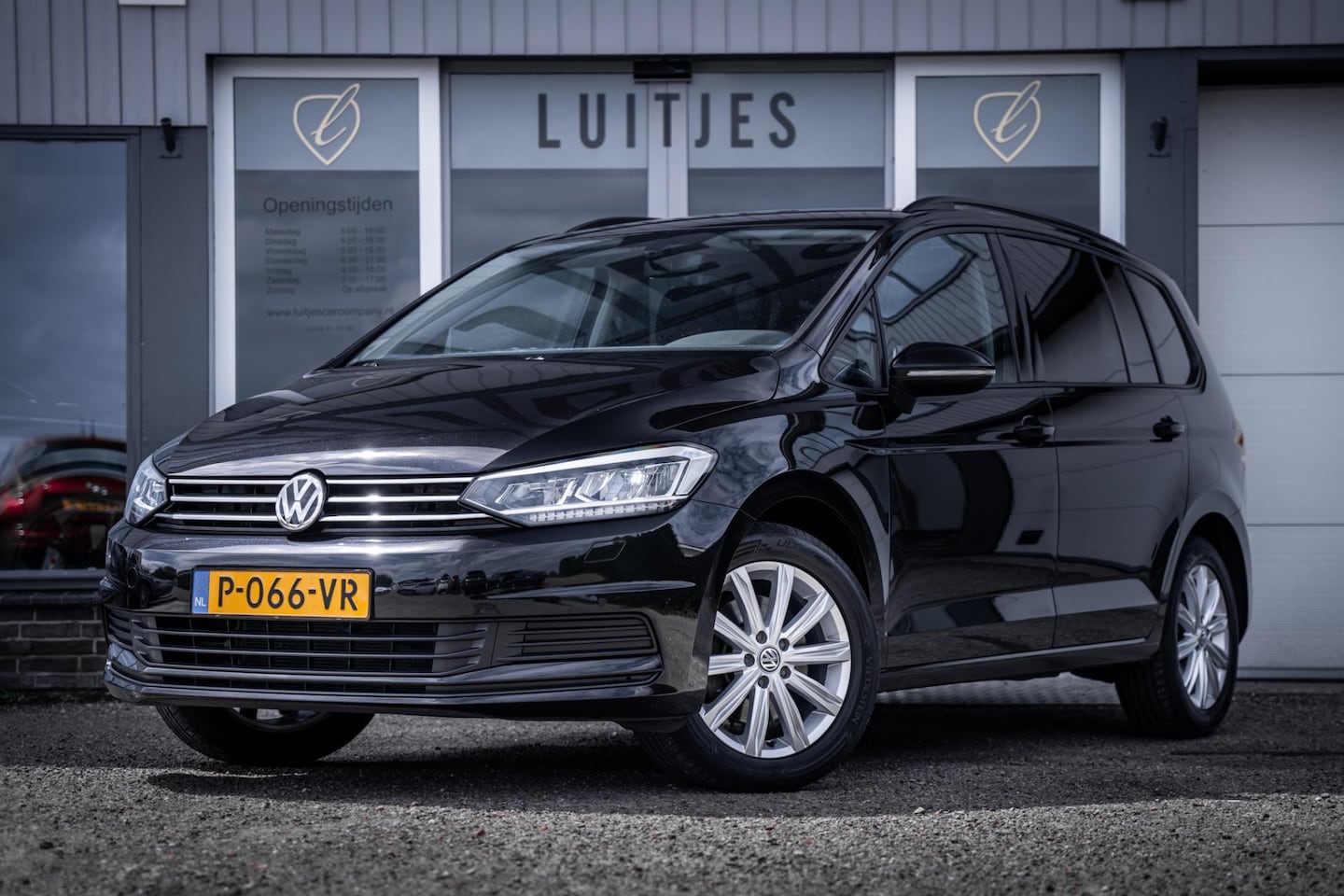 Volkswagen Touran - 1.4 TSI DSG7 Highline 7-pers. I Carplay I ACC I PDC I Topconditie! - AutoWereld.nl