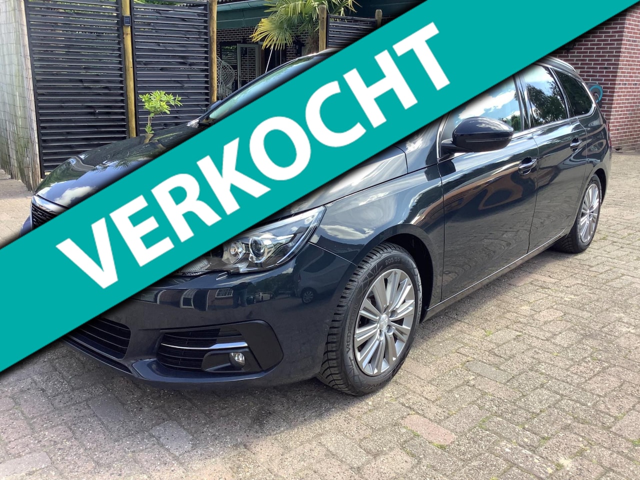 Peugeot 308 SW - 1.2 PureTech Blue Lease Premium NIEUWE MOTOR met 26.000KM - AutoWereld.nl
