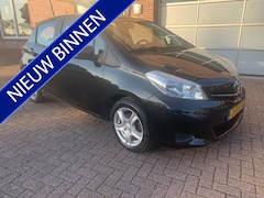 Toyota Yaris - 1.3 VVT-i Now APK / Onderhoudsbeurt