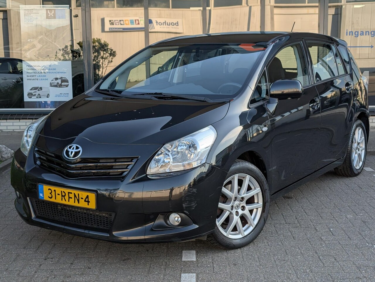 Toyota Verso - 1.8 VVT-i Business 7p. 1.8 VVT-i Business 7p. / PANO - AutoWereld.nl