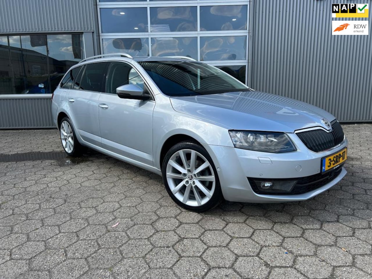Skoda Octavia Combi - 1.4 TSI Greentech Elegance Businessline 1.4 TSI Greentech Elegance Businessline - AutoWereld.nl