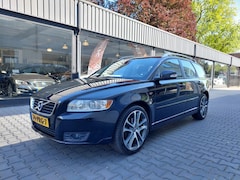 Volvo V50 - 2.0 Momentum 179.000KM 2 eigenaren Origineel NL Spoiler Cruise Clima PDC Trekhaak Telefoon