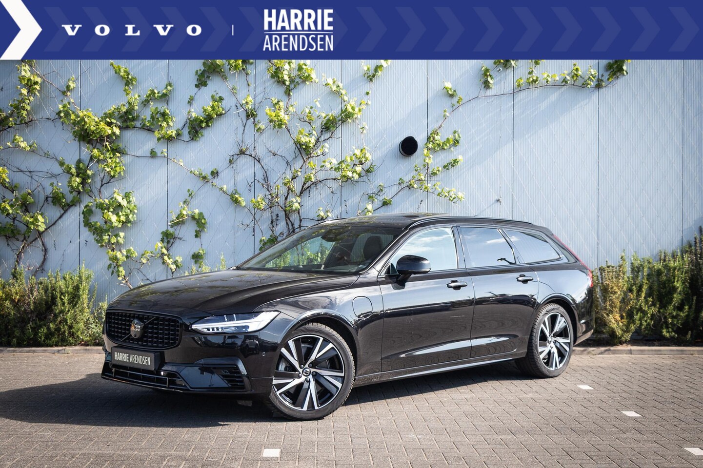 Volvo V90 - T6 Recharge AWD Ultimate Dark | Luchtvering | Bowers & Wilkins high-end audio | Trekhaak | - AutoWereld.nl